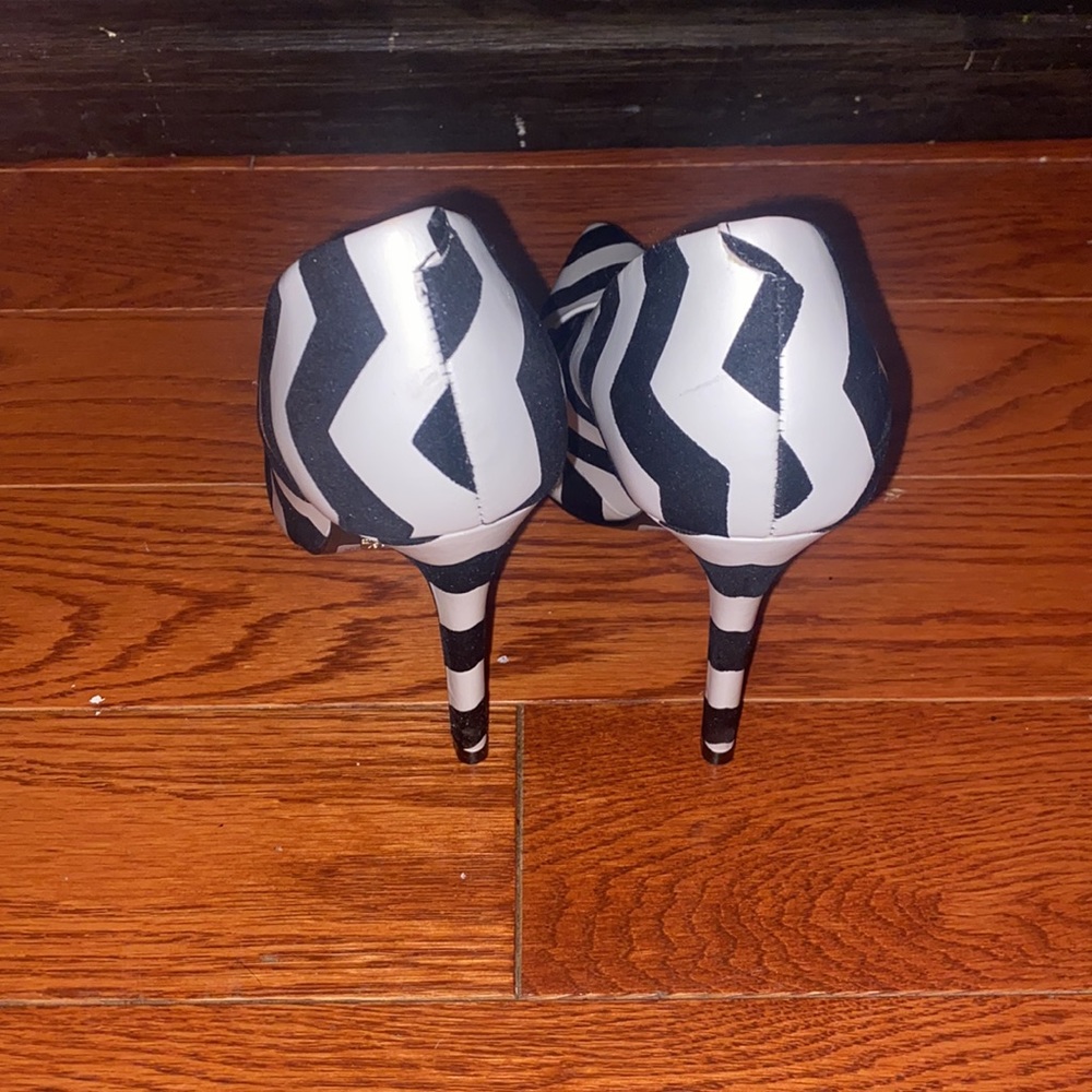 Schutz chevron heels black & white - Picture 4 of 13